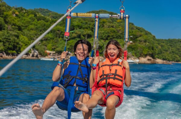 Parasailing en Puerto Vallarta Precios Paquetes Reservaciones Vallarta Adventures