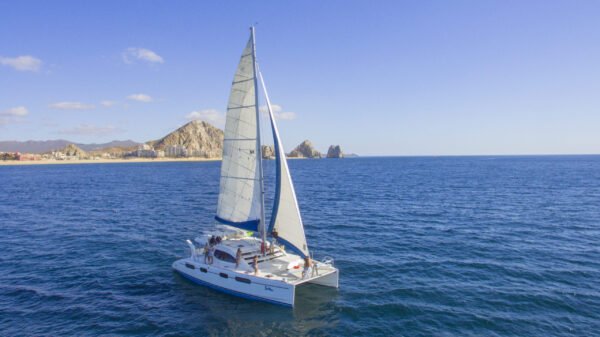 Velero de Lujo al Arco de Los Cabos y Snorkel