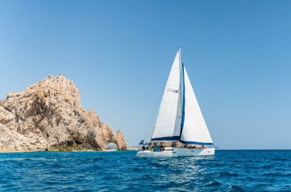 Velero de Lujo al Arco de Los Cabos y Snorkel